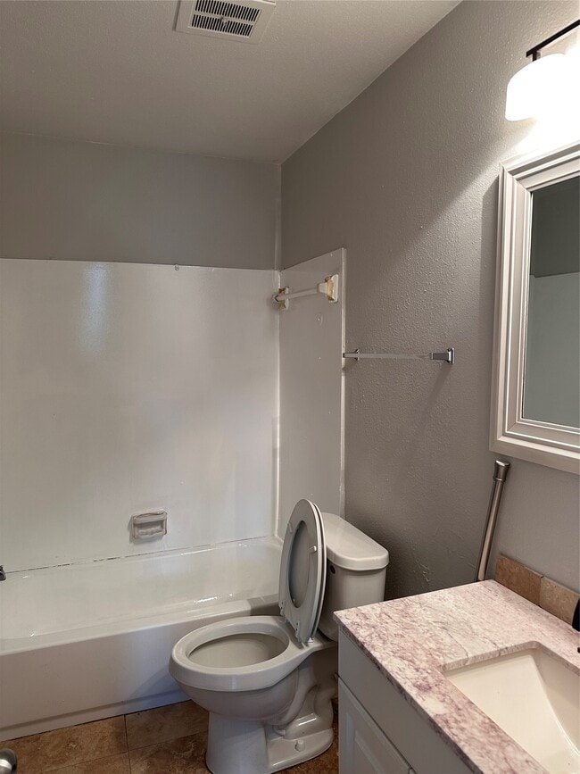 Building Photo - 713 S 2nd St