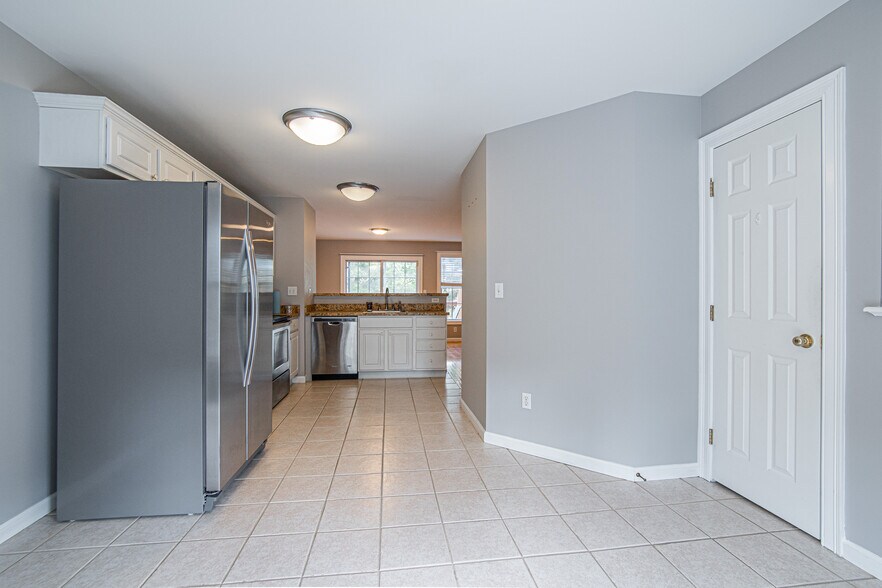 Building Photo - 157 Leeder Hill Dr