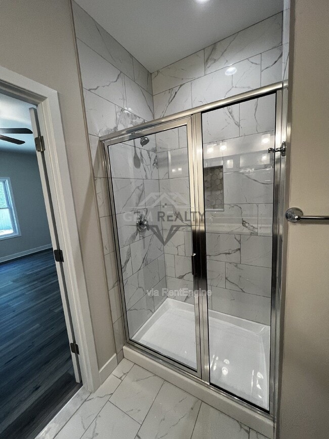 Building Photo - 38 Meadow View Ln