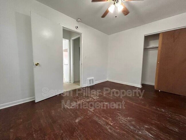 Building Photo - 339 S Napoleon Ave