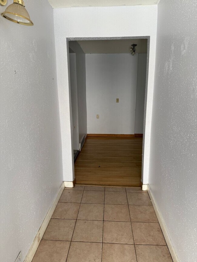 Building Photo - Newly Updated Home in Downtown Middleton