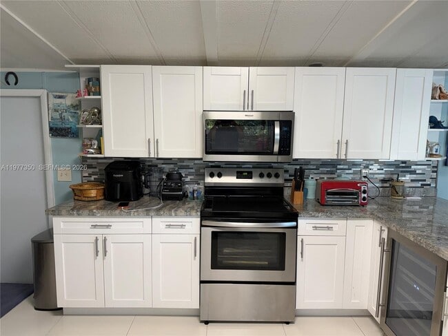 Building Photo - 212 Orchid St