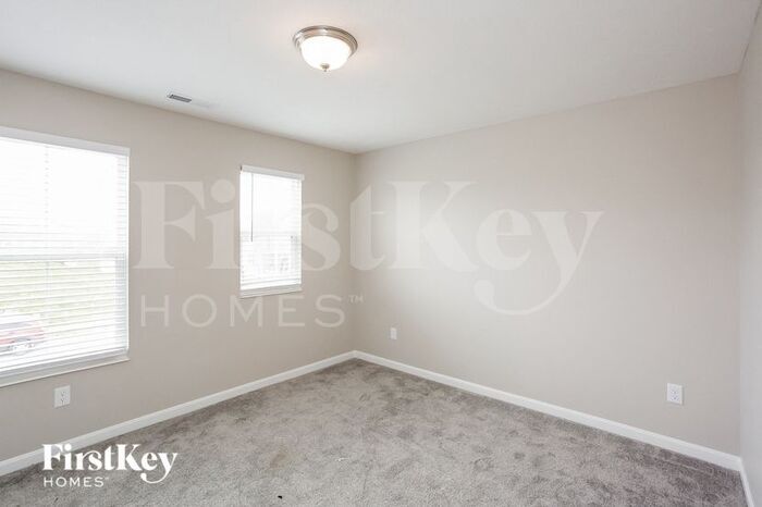 Building Photo - 671 Springdale Ln