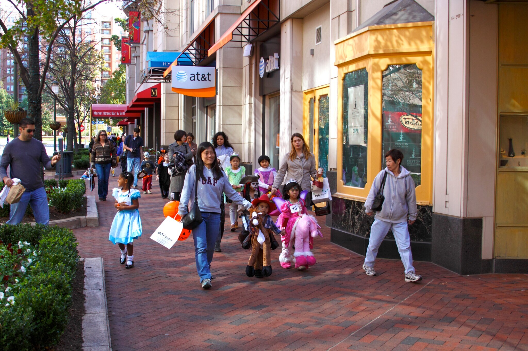 Building Photo - 1701 Lake Shore Crest Dr