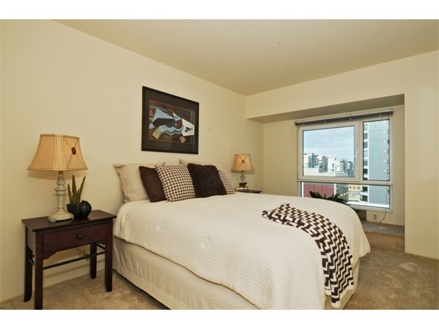 Building Photo - Downtown 1 Bedroom Condo with Views