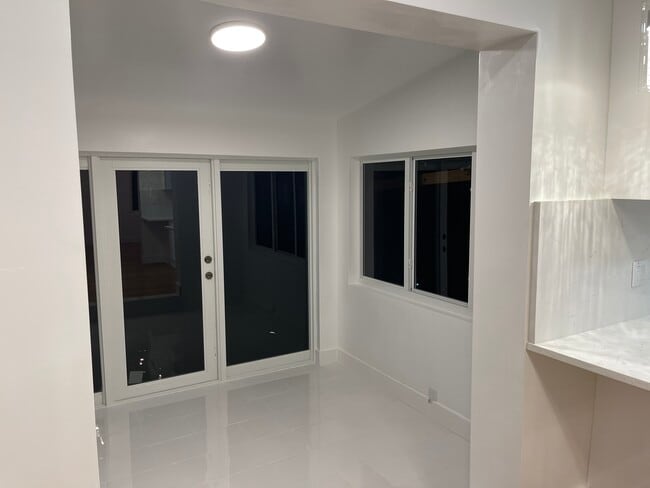 Building Photo - 2000 SW 17th St