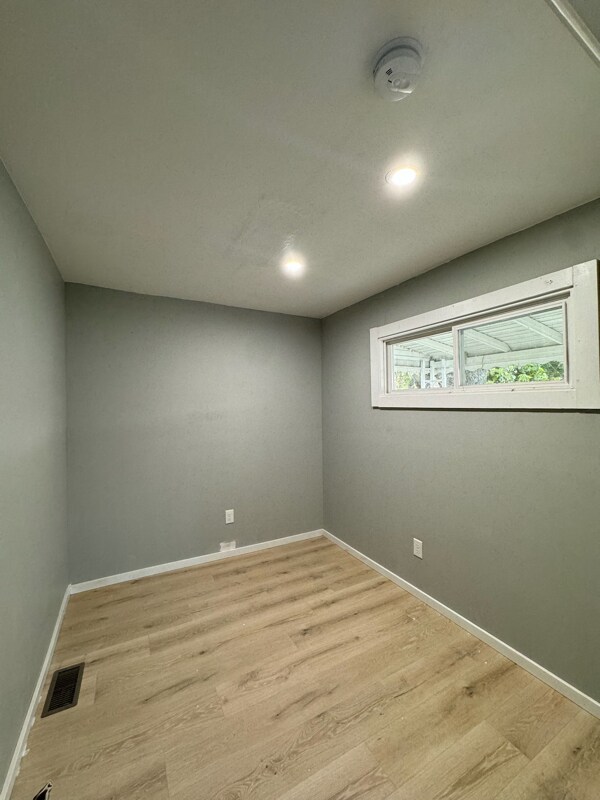 Building Photo - 7584 Hudson Ave