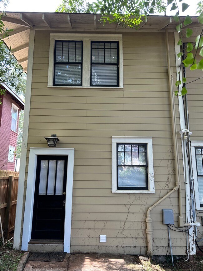 Building Photo - 1104 Belleview St