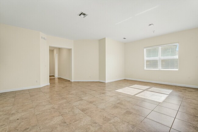 Building Photo - 1769 Berskshire