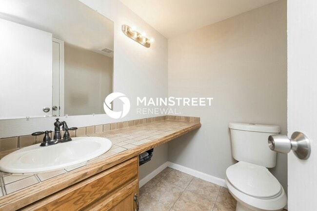 Building Photo - 4 Bedroom Pet-Friendly Home in Aurora, CO with Main Street Renewal