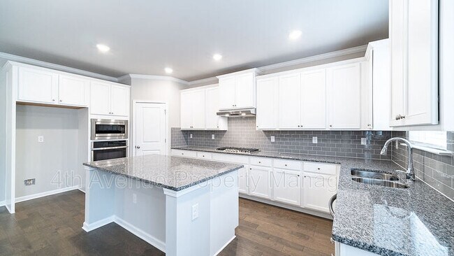Building Photo - 209 Paxton LN