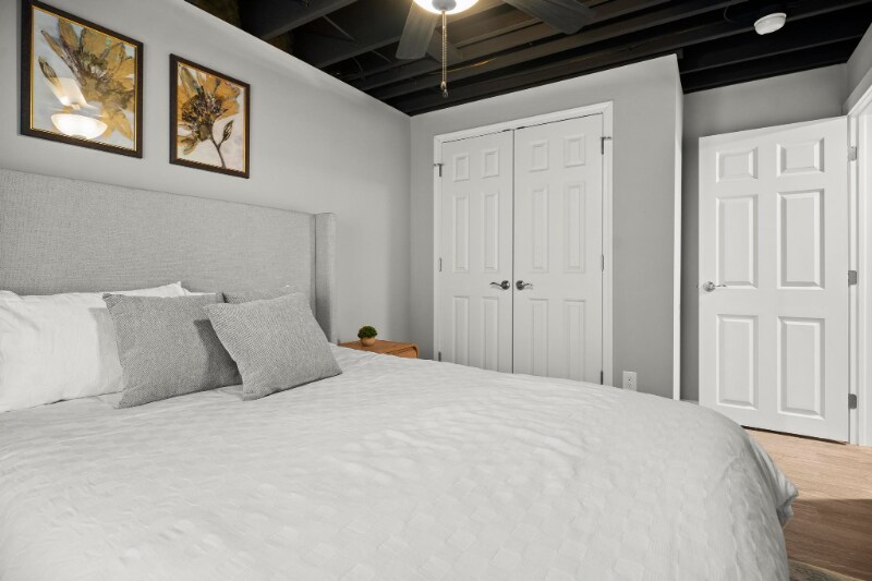 Building Photo - 2273 E 100th St