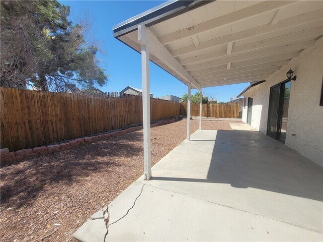 Building Photo - 1529 Taylor Rd