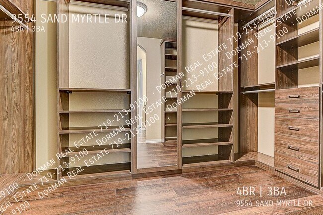 Building Photo - 9554 Sand Myrtle Dr