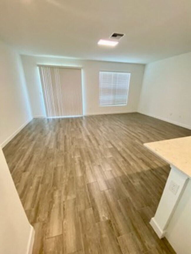 Building Photo - Brand new Townhome centrally located in La...