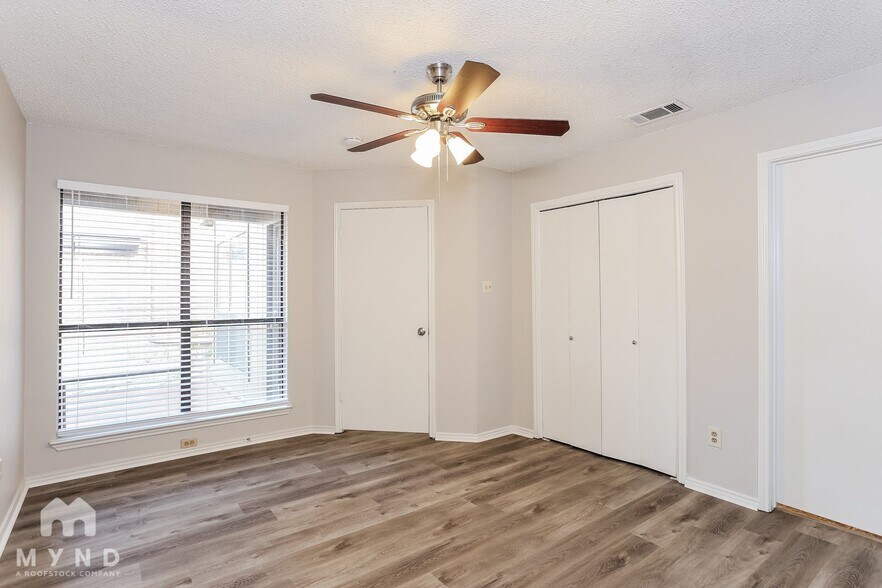 Building Photo - 1823 Cordova Dr