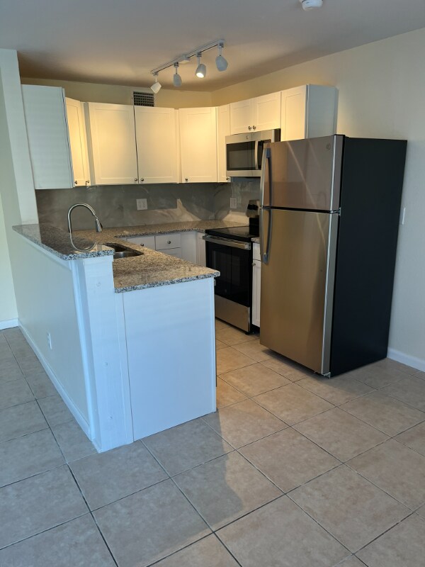 Building Photo - 1870 Agora Cir SE