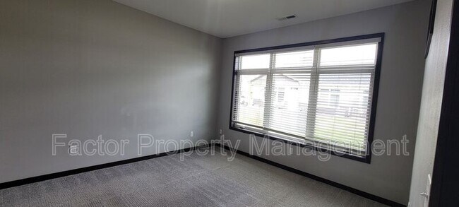 Building Photo - 304 Prairie Rose Trl