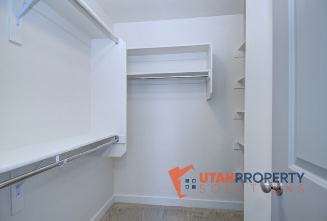 Building Photo - 1026 W 430 S