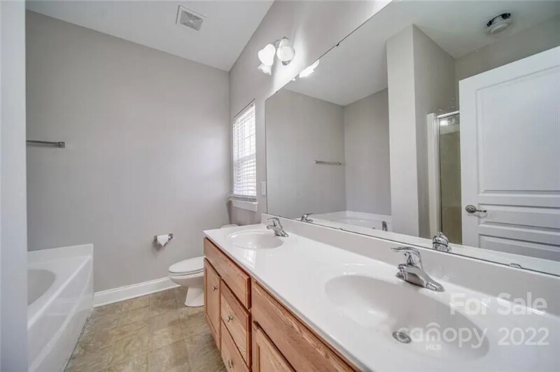 Building Photo - 5814 Bradford Lake