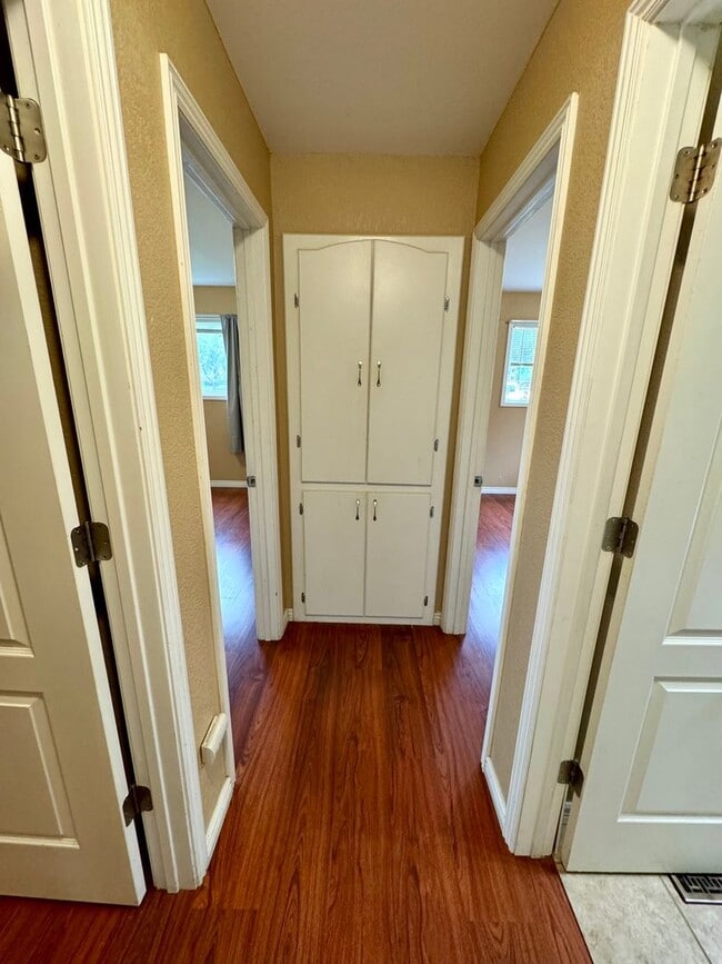 Building Photo - Adorable Rancher in Security-Widefield