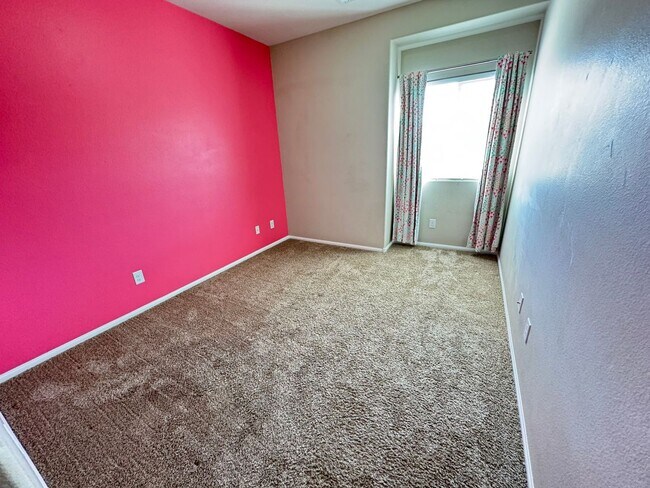 Building Photo - Your Next Home Awaits | 4 Bed, 3 Bath with Private Pool