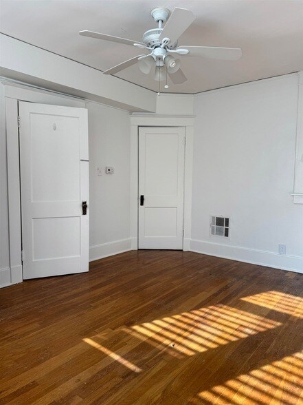 Building Photo - 20 S Auburndale St