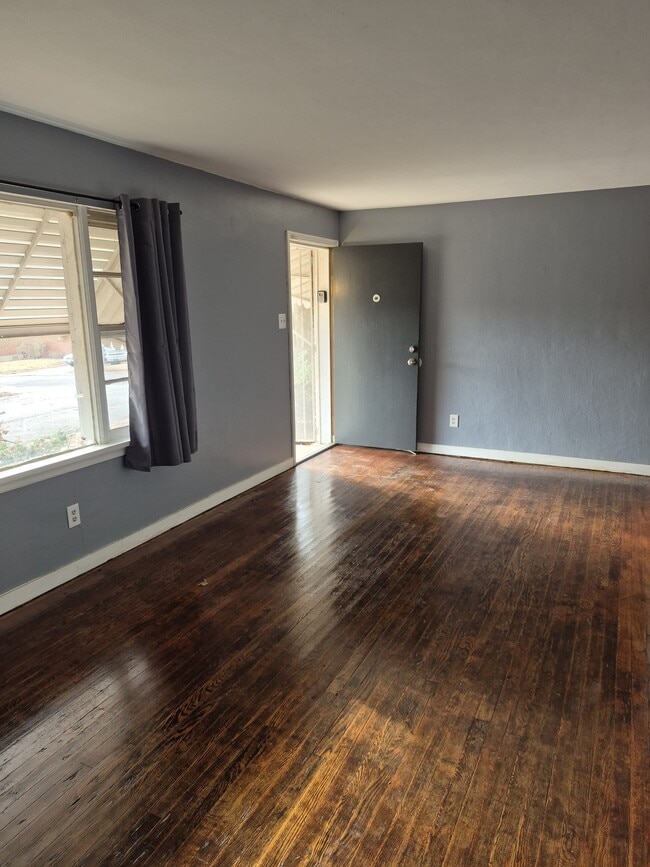 Building Photo - 8835 Murvale Dr