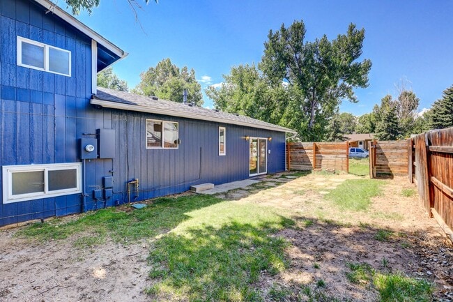 Building Photo - $3,200.00 - 3 Bedrooms, 2 Bathrooms, Singl...
