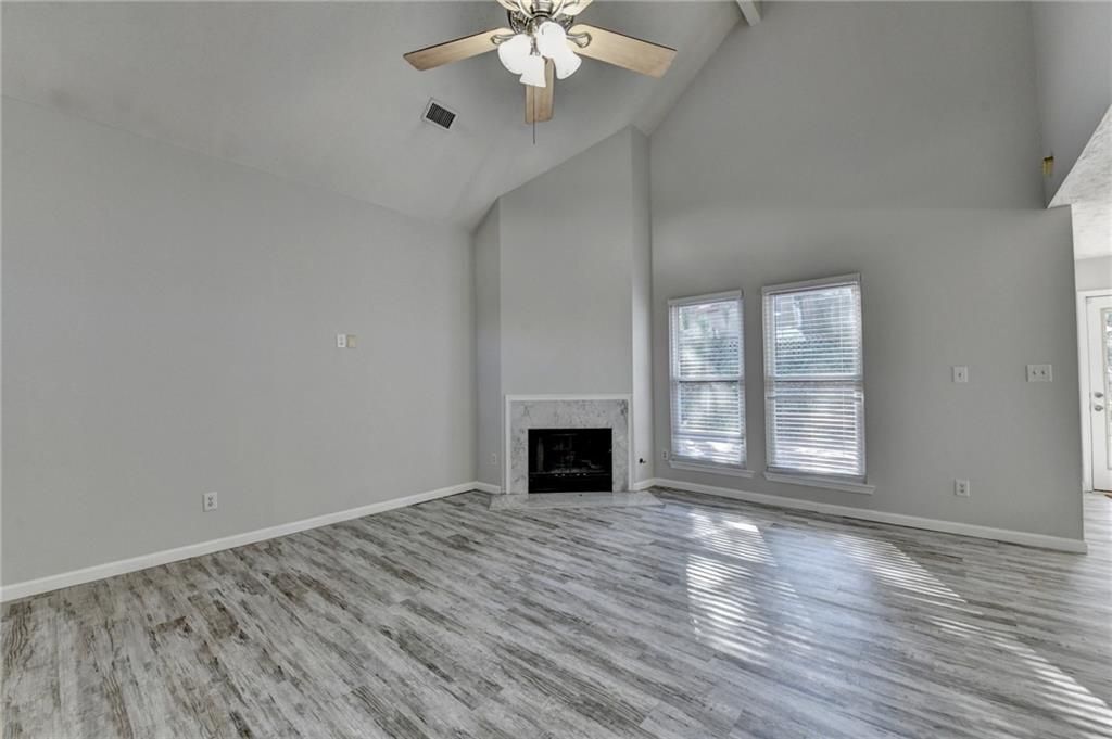 Building Photo - 1112 Ashbury Dr