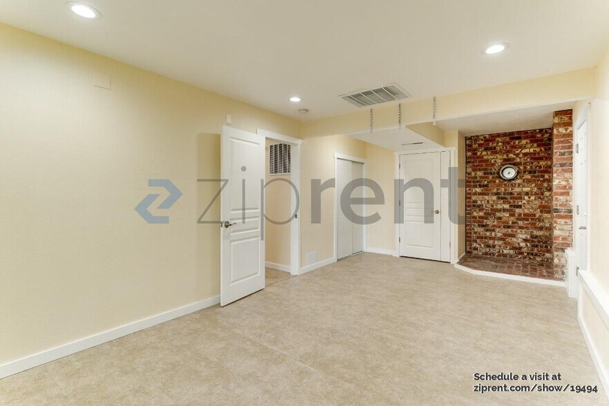 Building Photo - 5705 38th Ct SE