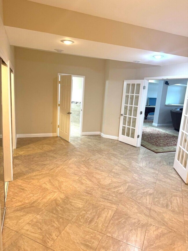 Building Photo - 459 Pinnacle Way