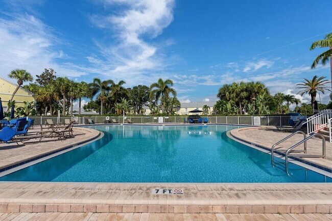 Building Photo - 5110 Coquina Key Dr SE