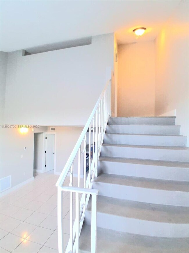 Building Photo - 2770 W 60th Pl