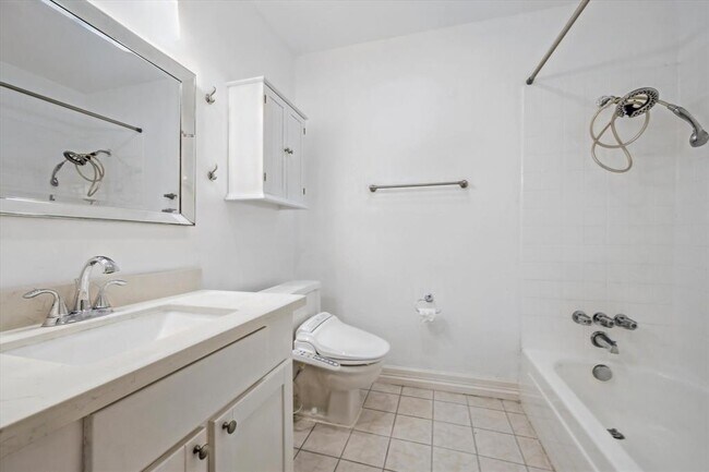 Building Photo - 5237 Arboles Dr