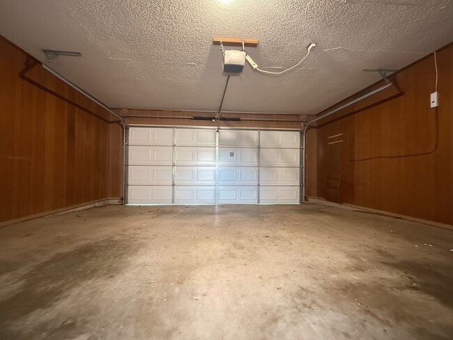 Building Photo - 925 Boone Dr