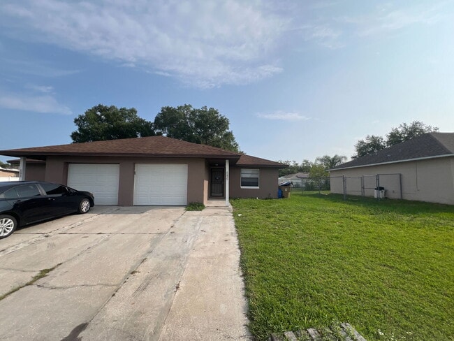 Primary Photo - 686 Royalty Ct