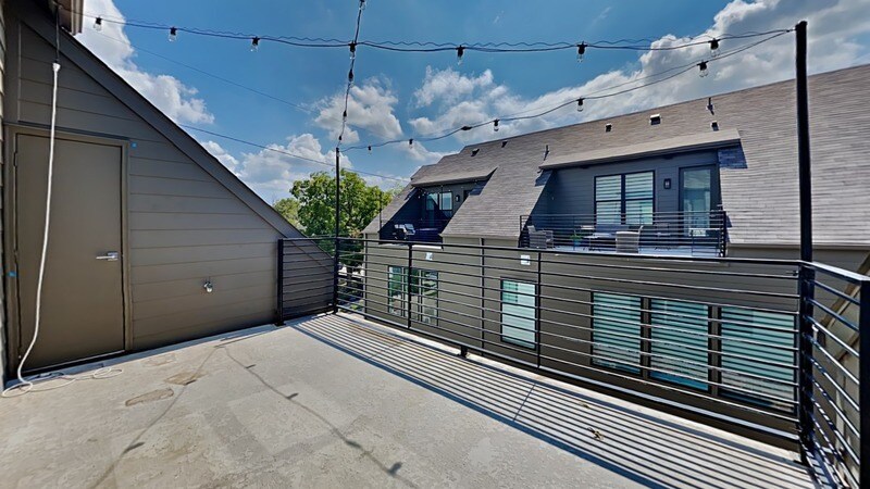 Building Photo - 129 E Oscar Dr