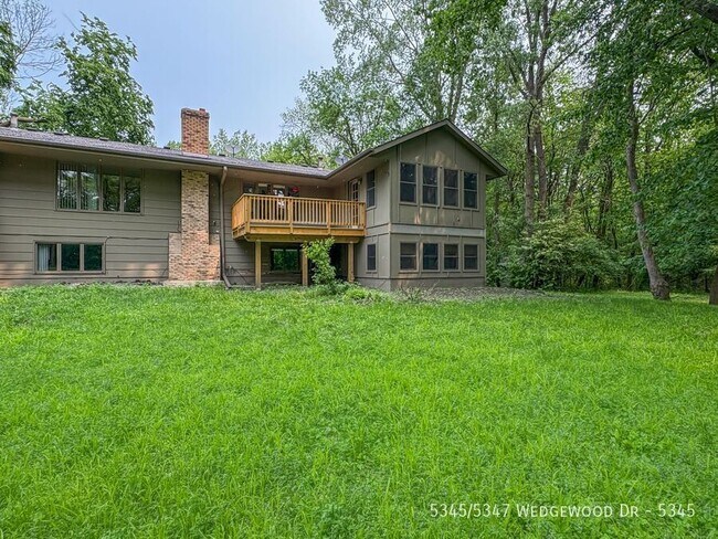 Building Photo - 5345/5347 Wedgewood Dr-5345
