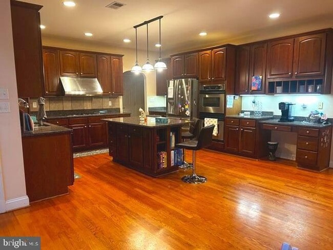 Building Photo - 11018 Shalom Ln