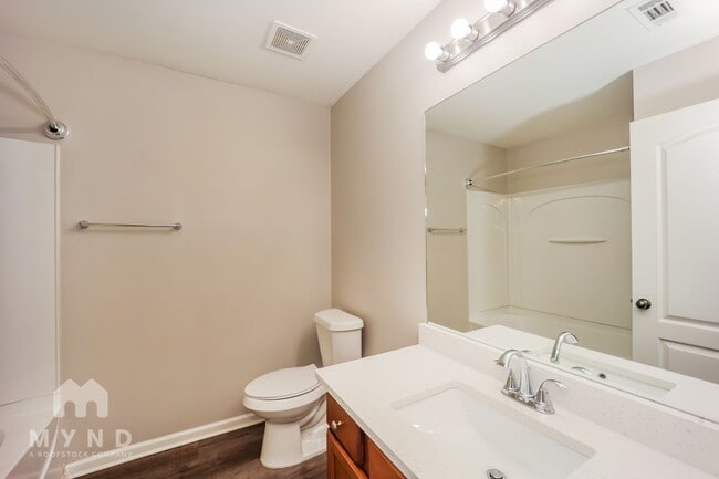Building Photo - 5660 Halsey trc