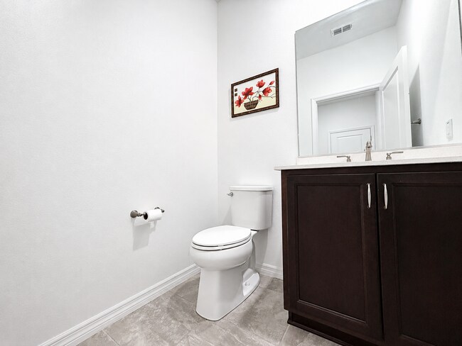 Building Photo - Experience modern & expansive living in this corner-lot 5Bedrooms/3.5Bath home at Ocala!