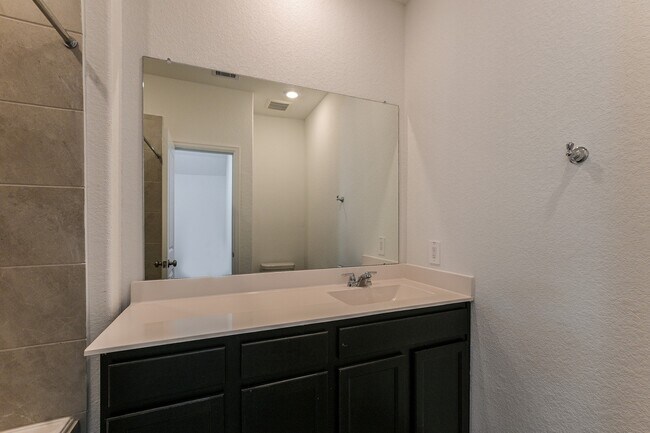 Building Photo - 18446 Summit Ranch Dr