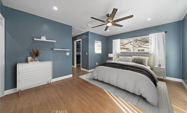 Master bedroom - 21016 Saticoy St