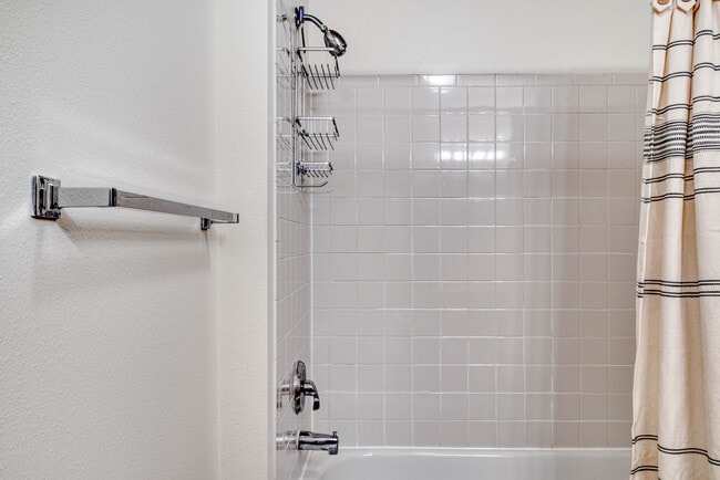 Building Photo - 11000 NE 10th St