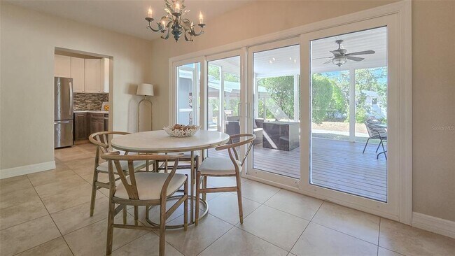 Building Photo - 515 34th Ave NE