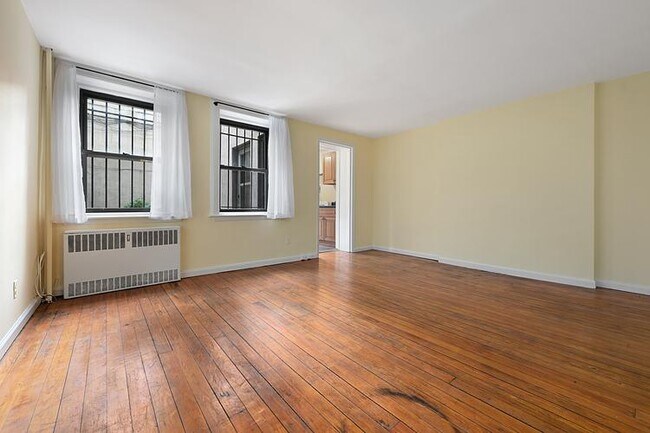 Living - 219 Clinton Ave