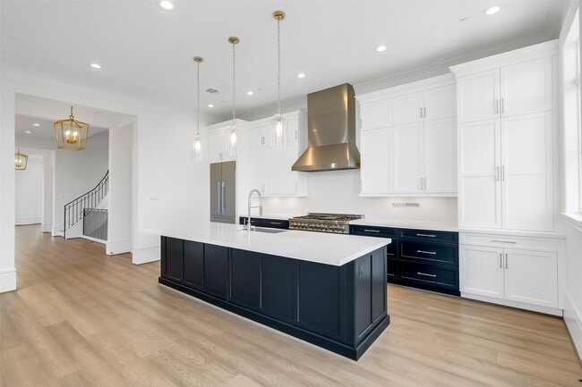 Building Photo - 39 Crain Sq Blvd