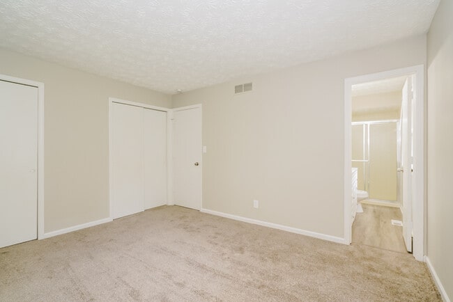 Building Photo - Spacious 4 Bedroom Greenwood Home