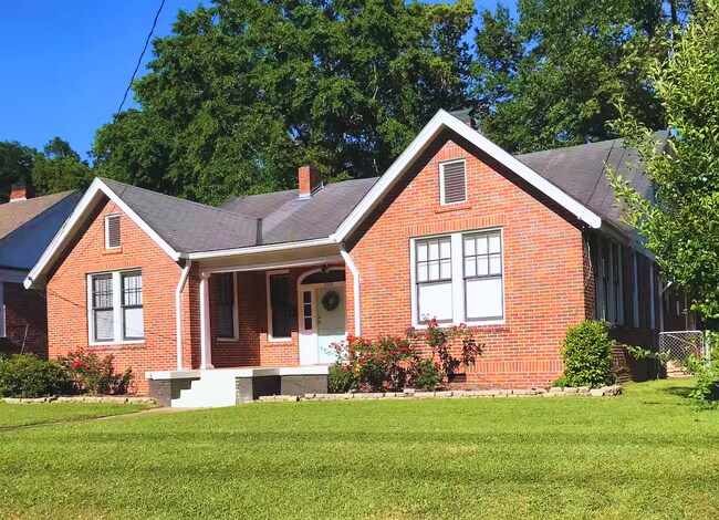Building Photo - Midtown Retreat